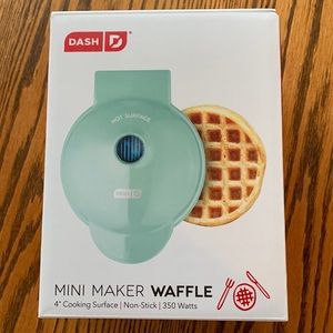 Dash Mini Waffle Maker. NIB